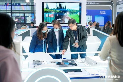 智造新驅(qū)動(dòng)，服務(wù)新生態(tài) 工業(yè)富聯(lián)烏鎮(zhèn)峰會(huì)發(fā)布智能車(chē)載產(chǎn)品，賦能重慶互聯(lián)網(wǎng)服務(wù)新篇章